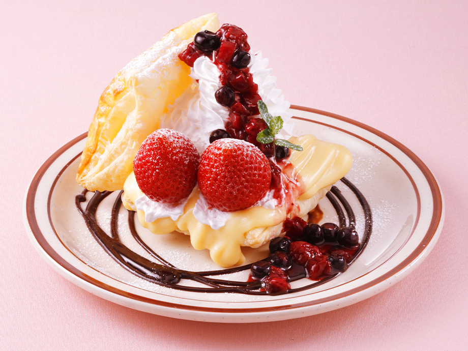 フレッシュ苺のミルフィーユ仕立て