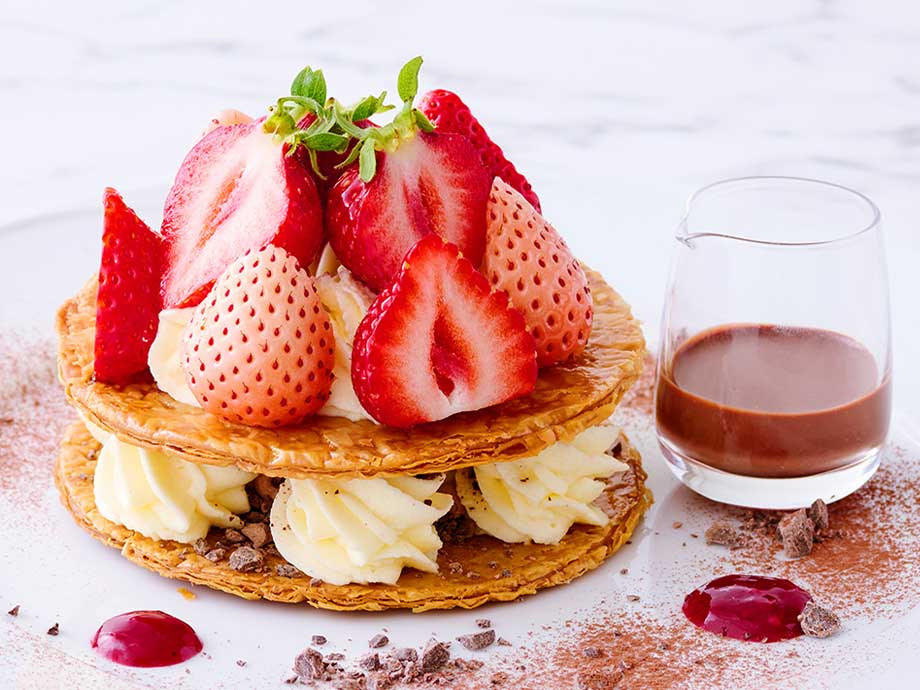 白いちごと苺のショコラミルフィーユ(紅茶付き)